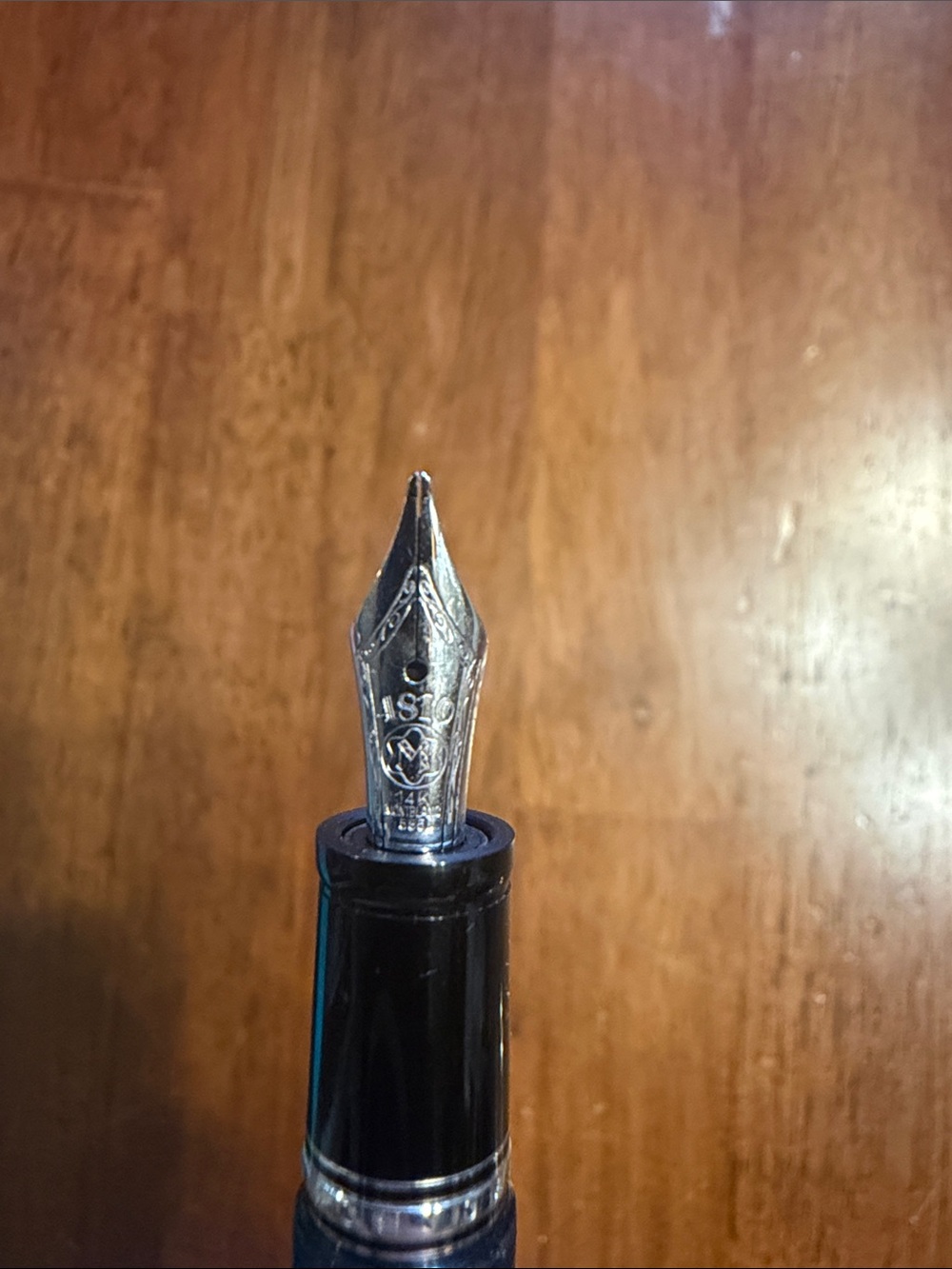 Mont Blanc retractable luxury fountain pen (4080) - Picture 6 of 10